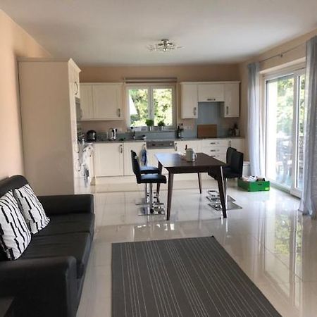 Velden View Ferienwohnung Mit Grosser Sonnenterrasse Und See- Und Karawankenblick Velden am Wörthersee Eksteriør bilde