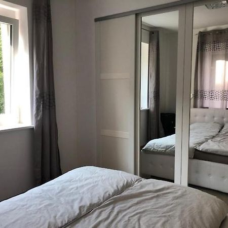 Velden View Ferienwohnung Mit Grosser Sonnenterrasse Und See- Und Karawankenblick Velden am Wörthersee Eksteriør bilde