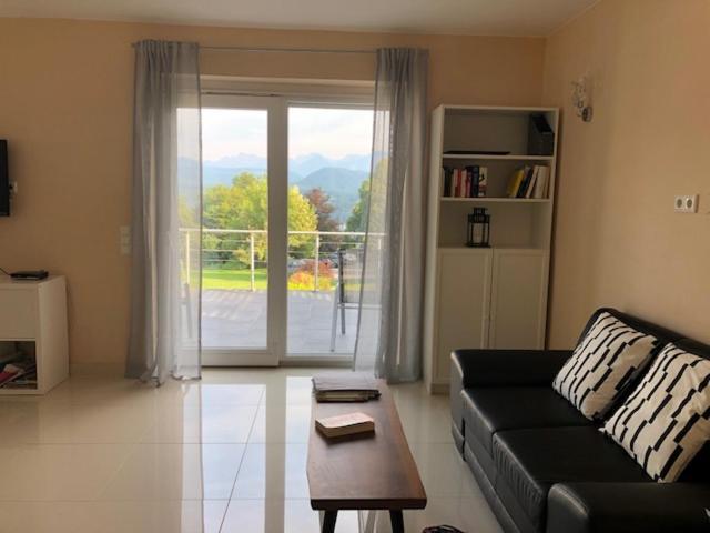Velden View Ferienwohnung Mit Grosser Sonnenterrasse Und See- Und Karawankenblick Velden am Wörthersee Eksteriør bilde
