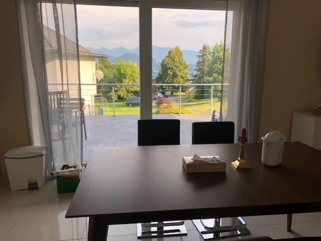 Velden View Ferienwohnung Mit Grosser Sonnenterrasse Und See- Und Karawankenblick Velden am Wörthersee Eksteriør bilde