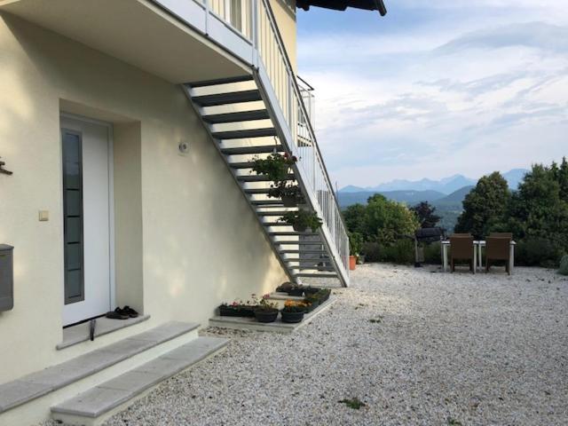 Velden View Ferienwohnung Mit Grosser Sonnenterrasse Und See- Und Karawankenblick Velden am Wörthersee Eksteriør bilde
